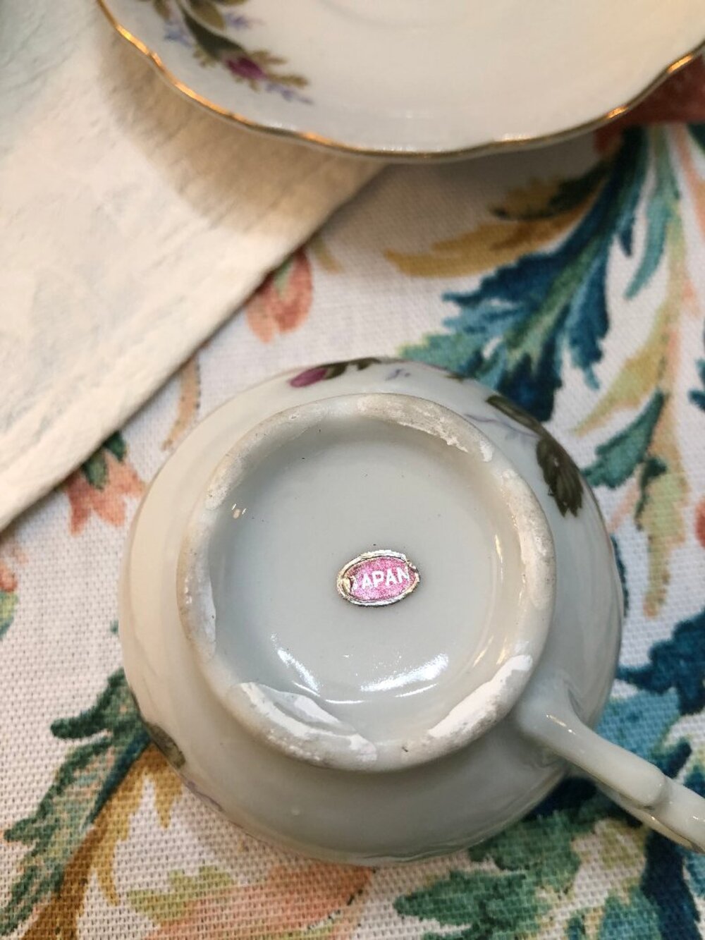VINTAGE "MOSS ROSE" TEA SET & 6 DEMI TASSE CUPS AND SAUCERS - Picture 5 of 8